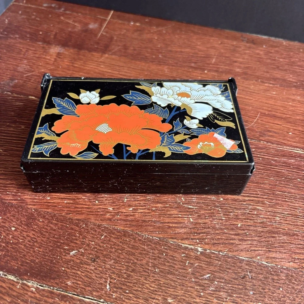 Vintage Floral Pattern Japanese Lacquerware Jewelry Box With Tri-fold Mirror-